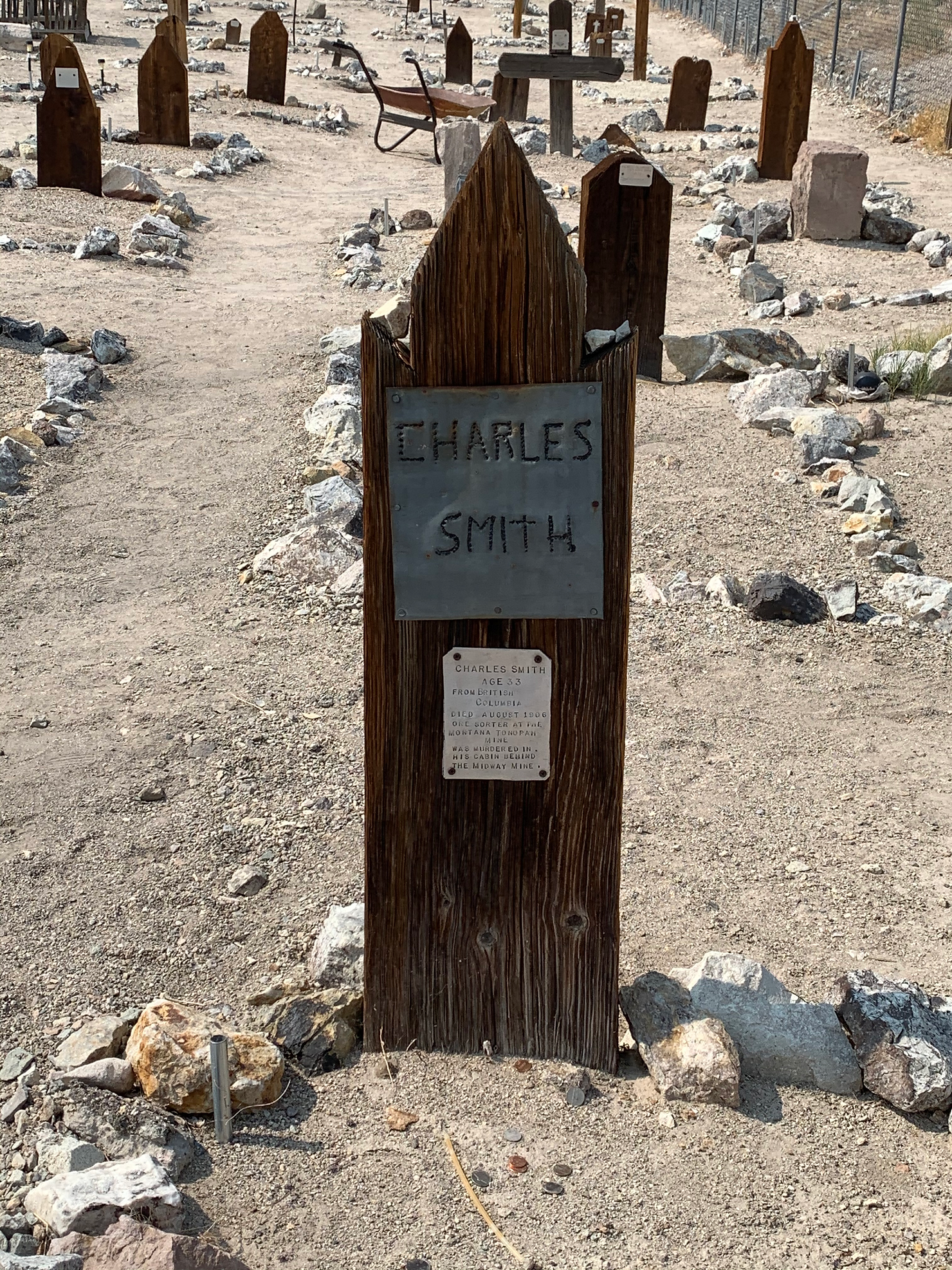 Gravemarker for Charles Smith mentioning his demise in Tonopah, Nevada