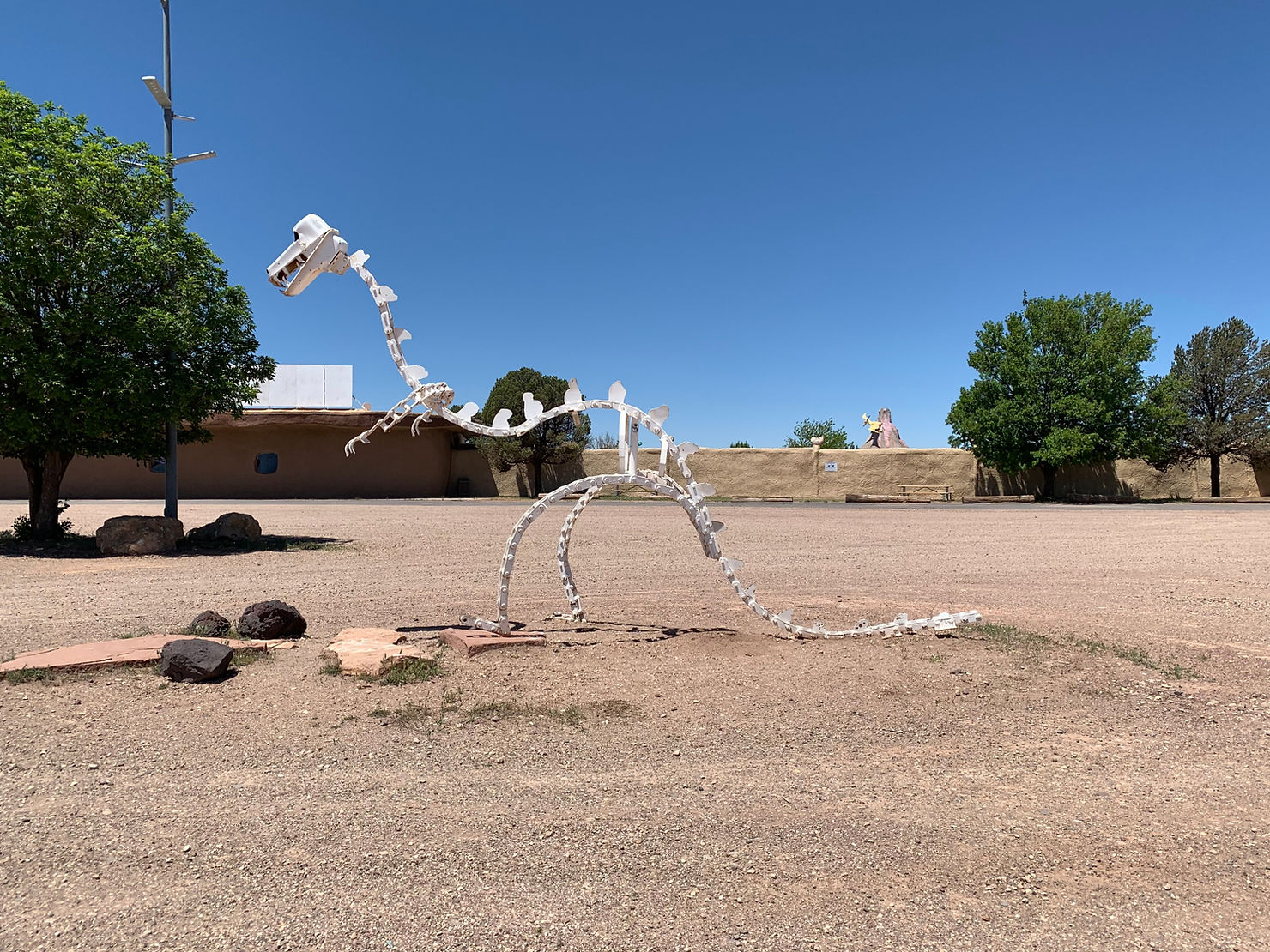 Bedrock City Dinosaurs, Exterior