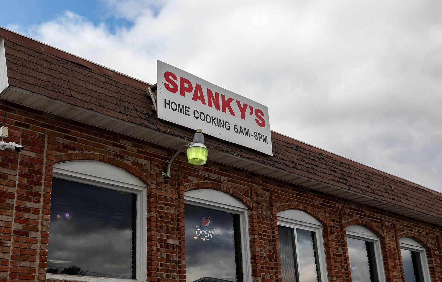 spanky's diner, spankys home cooking restaurant, spanky's hour of operation 6 am - 8pm, Spanky's diner in massena, new york